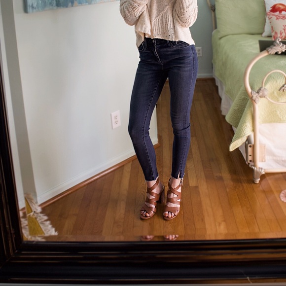 Nine West Shoes - Nine West Strappy Leather Sandal 🤎